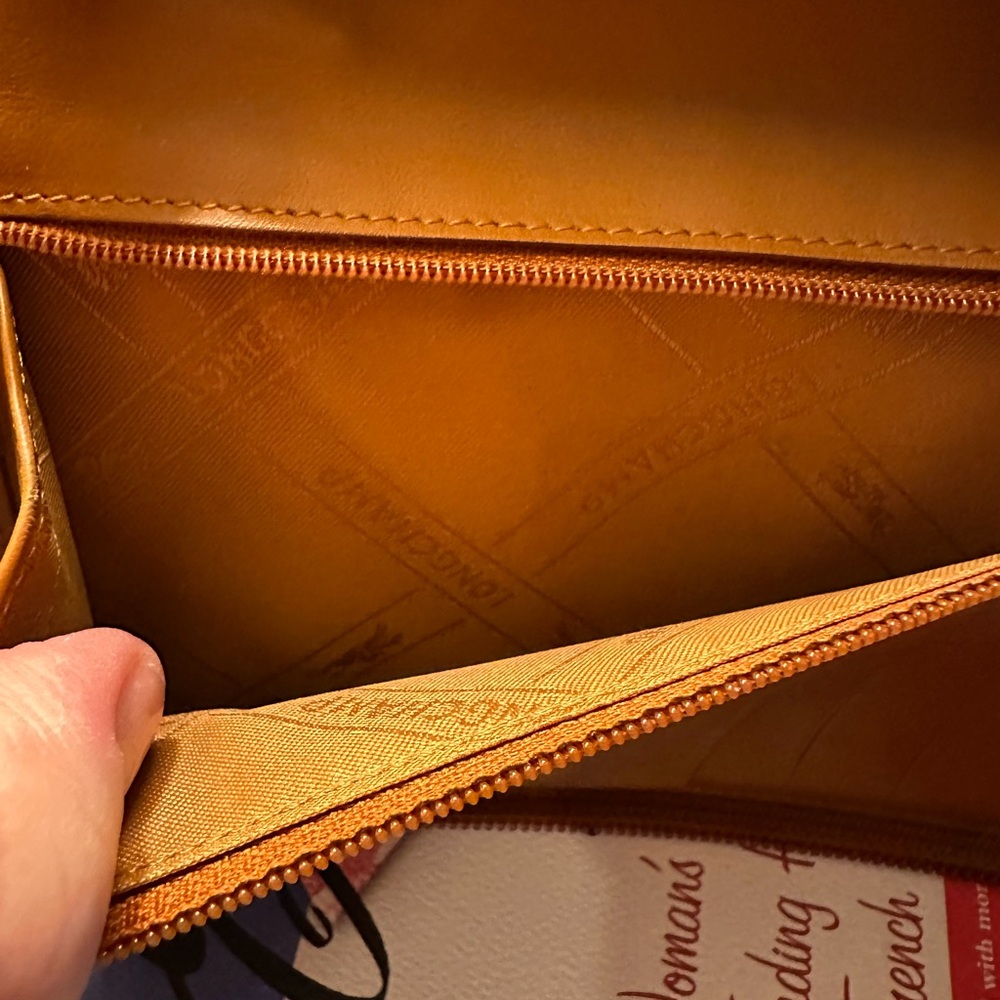 Gorgeous Longchamp Cognac Zippy Wallet - Picture 9 of 9